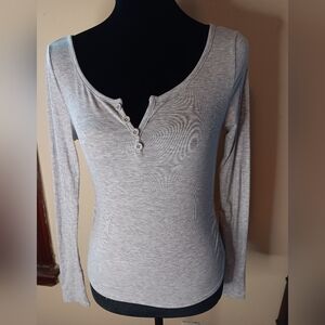 Light Gray Long Sleeve Henley Top - Women, Size M (CAN USE A #S & M